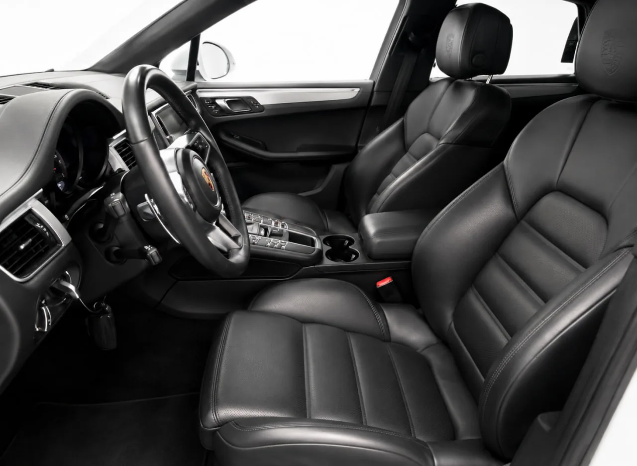 2018 Porsche Macan Turbo - Photo 2